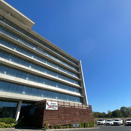 Wyndham Concepcion Pettra 호텔 외부 사진 The headquarters of the National University of Quilmes, in Bernal, Buenos Aires Province.