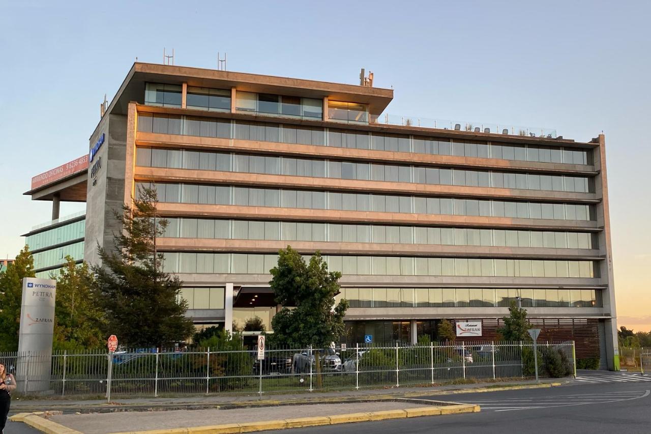 Wyndham Concepcion Pettra 호텔 외부 사진 The terminal