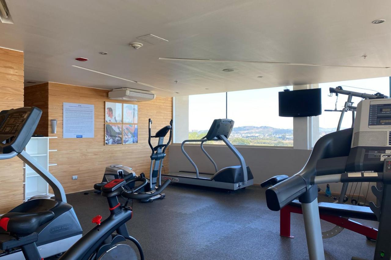 Wyndham Concepcion Pettra 호텔 외부 사진 The gym at the hotel