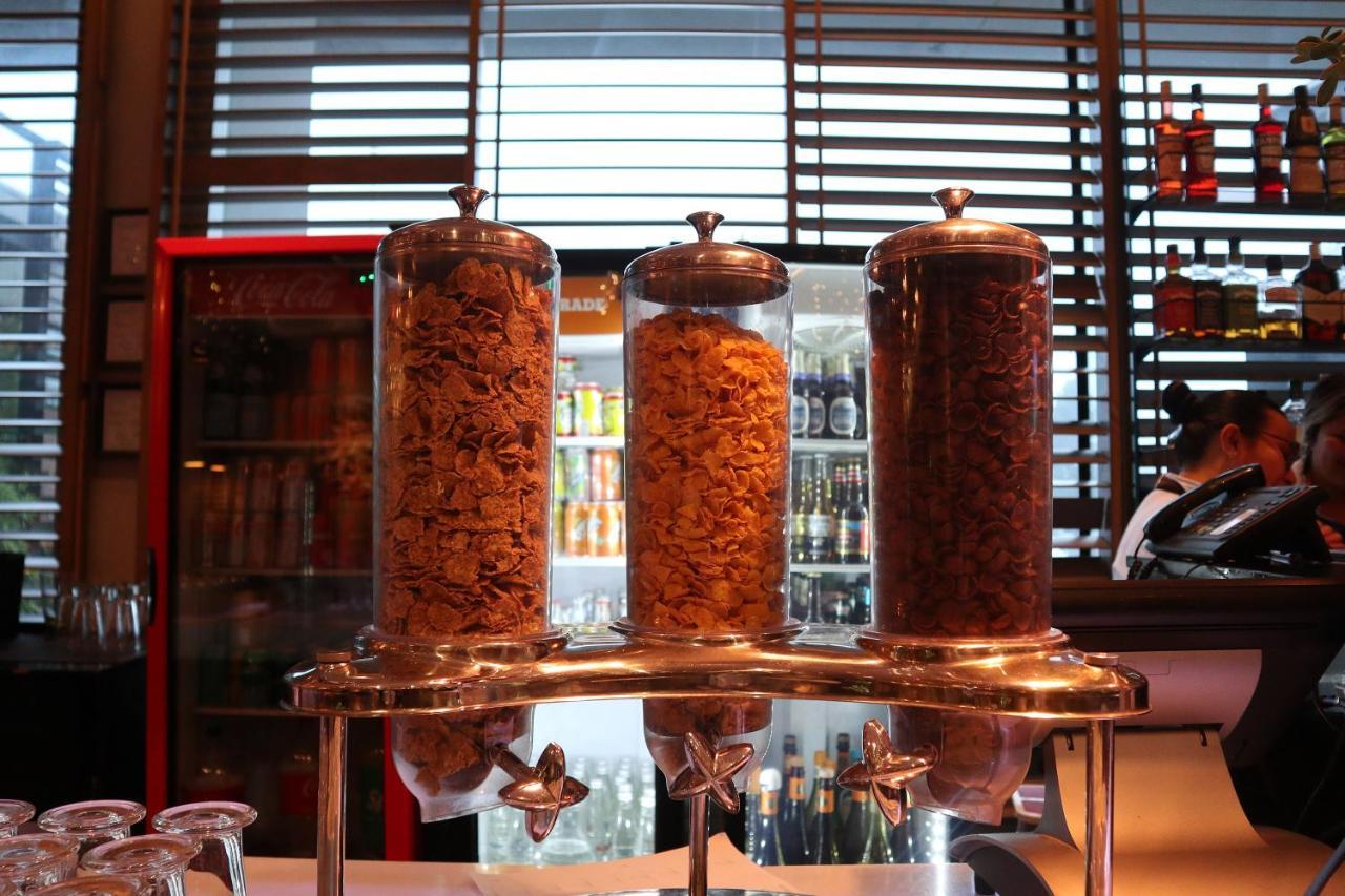 Wyndham Concepcion Pettra 호텔 외부 사진 Dried anchovies