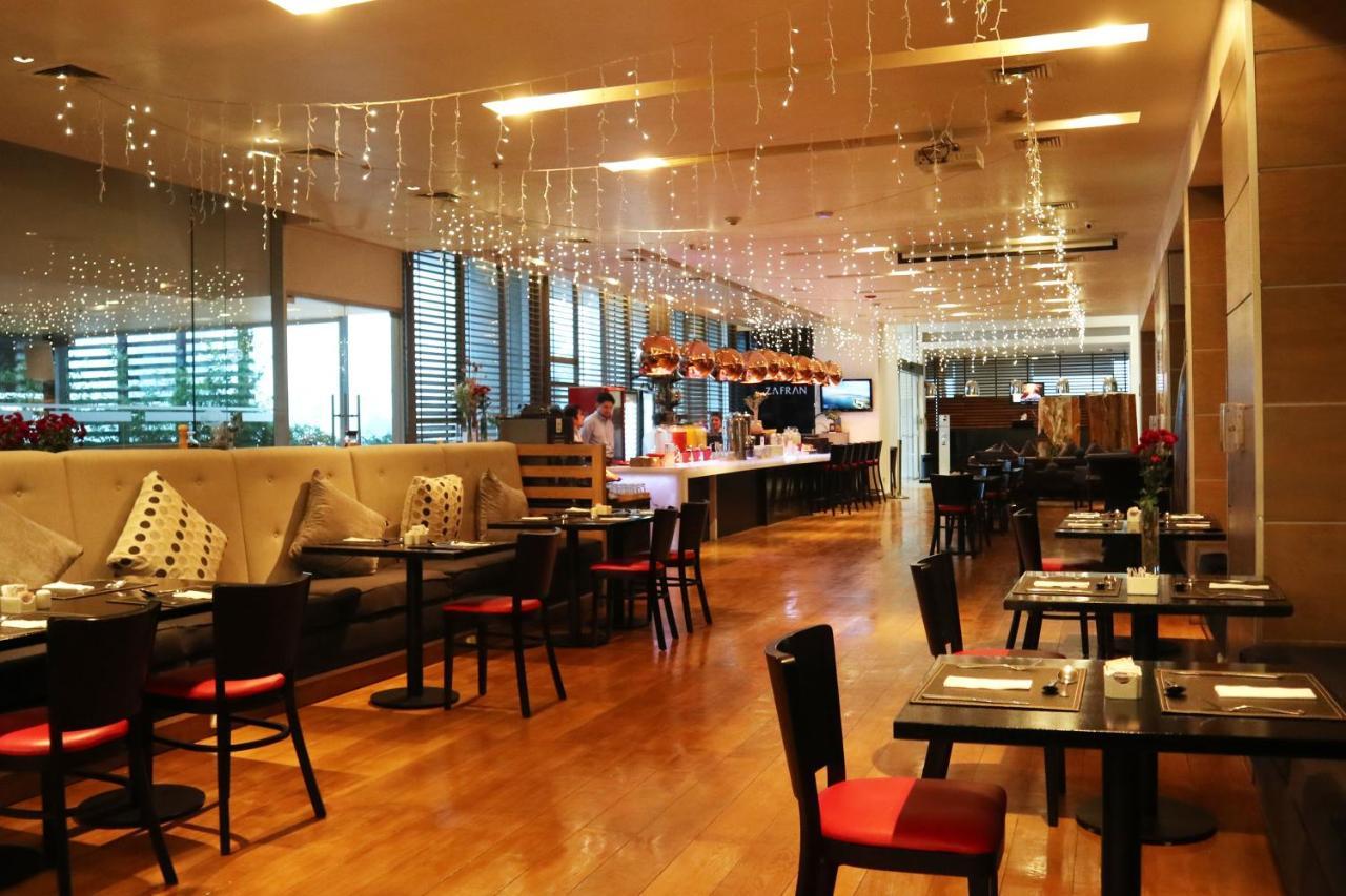 Wyndham Concepcion Pettra 호텔 외부 사진 The interior of the restaurant