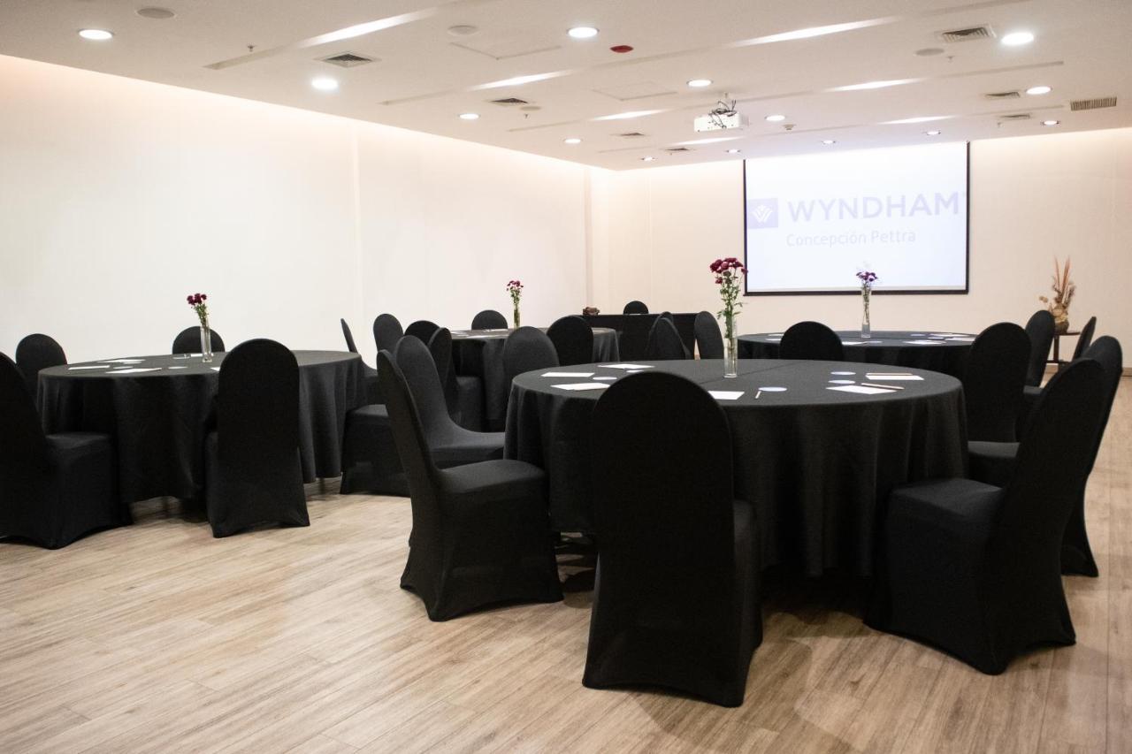 Wyndham Concepcion Pettra 호텔 외부 사진 Meeting room