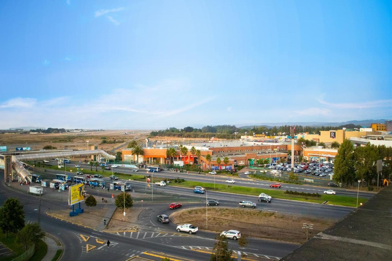 Wyndham Concepcion Pettra 호텔 외부 사진 The Mall at Sierra Vista